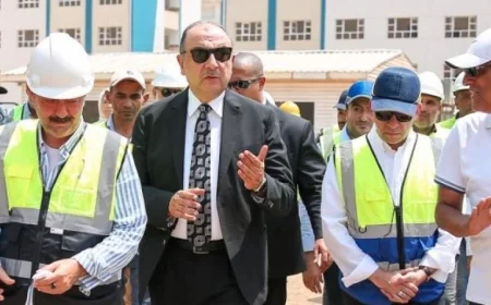 وزير قطاع الأعمال يتابع تجهيز مجمع المدارس للعام الدراسي الجديد بنشاط