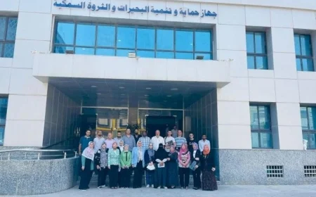 جهاز حماية البحيرات يدشن المرحلة الثالثة من إطلاق يرقات الجمبري في بحيرة قارون