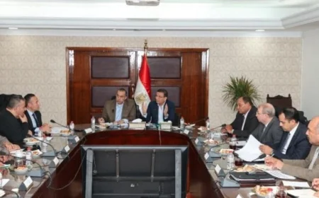 وزيرا الزراعة والشئون النيابية يشددان على الدور الحيوي للجمعيات التعاونية