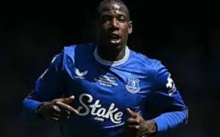 نيوم يعزز صفوفه بتعاقده مع النجم المالي عبدولاي دوكوري في انتقال مجاني