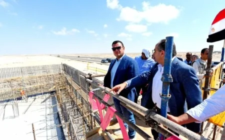 وزير الإسكان يزور مشروع محطة تحلية المياه وكومباوند مزارين بالعلمين لتسريع التنمية في المنطقة