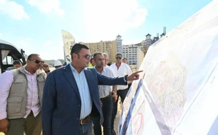 وزير الإسكان يستعرض تقدم مشاريع بحيرات نيو مارينا والبوناغ والفيلات في مارينا 8