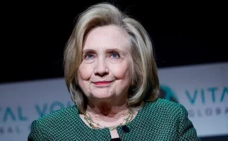 هيلاري كلينتون تؤكد: نتنياهو يفرط بفرصة نادرة للسلام عقب حرب إيران