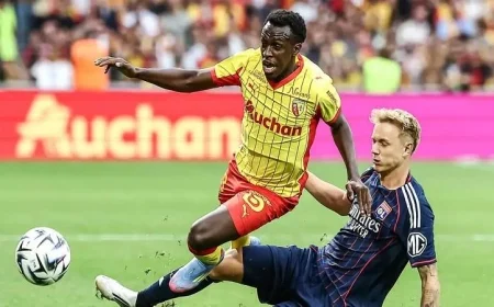 انتصار مثير: ليون يهزم لانس بهدف نظيف في الدوري الفرنسي