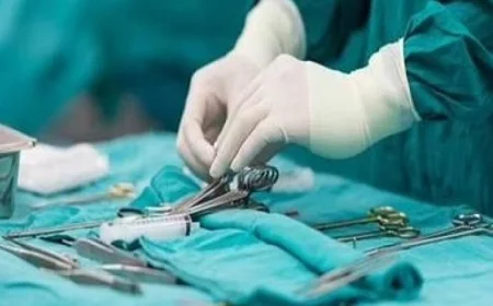 نجاح جراحة دقيقة لمواطن أجنبي تعيد الأمل بعد كسر في الفقرات العنقية