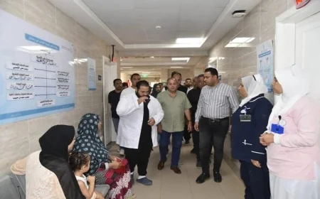 محافظ بورسعيد يتفقد خدمات الرعاية الصحية في وحدة طب العاشر من رمضان