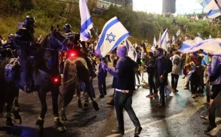 احتجاجات عنيفة تهز تل أبيب والمتظاهرون يشعلون النيران قرب مقر حزب نتنياهو