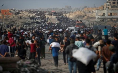 استشهاد ثلاثة فلسطينيين في غزة بانتظار المساعدات ووفاة خمسة آخرين جراء سوء التغذية والمجاعة