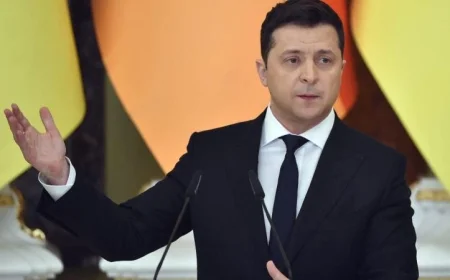 زيلينسكي يسعى لعقد اجتماع ثلاثي مع واشنطن وموسكو لإنهاء النزاع في أوكرانيا