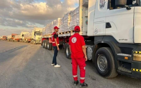 115 شاحنة مساعدات تعبر إلى كرم أبو سالم في القافلة الـ18 لدعم الفلسطينيين في غزة