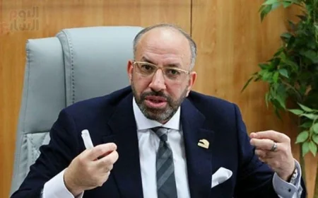 أمين صندوق الزمالك يلتقي وزير الإسكان لحل أزمة أرض النادي في 6 أكتوبر