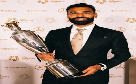 وزير الرياضة يهنئ محمد صلاح بفوزه بجائزة أفضل لاعب في الدوري الإنجليزي الممتاز