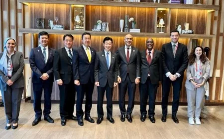 عبد اللطيف يعقد اجتماعا مع أعضاء البرلمان الياباني لتعزيز التعاون في مجالات التعليم