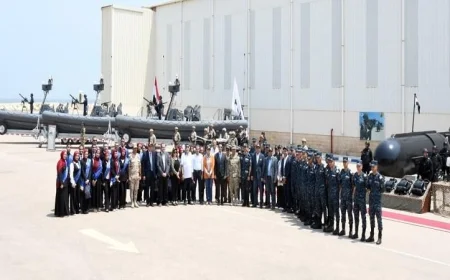 القوات المسلحة تستضيف وفداً من الإعلاميين والطلاب في زيارة حصرية لوحدة بحرية