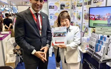 وزير التعليم الياباني ونظيرته يتفقدان جناح EduPort في تيكاد 9