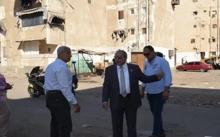 محافظ بورسعيد يتابع تقدم تطوير الصرف الصحي بمساكن المتخللات لضمان جودة الحياة