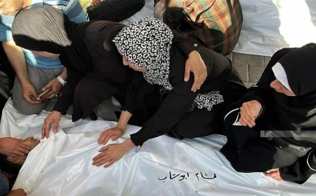 شهداء فلسطينيون في غزة: الاحتلال يستهدف أم وطفلها وسط تصاعد التوترات