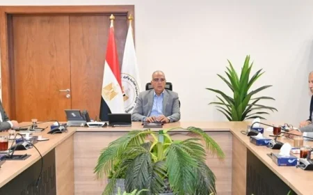 وزير الري يستعرض تحصيل مستحقات الوزارة وخطط تطوير مستقبلية