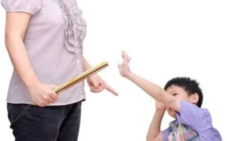 منظمة الصحة العالمية: تأثيرات العقاب البدني السلبية على صحة الأطفال ونموهم النفسي والعقلي