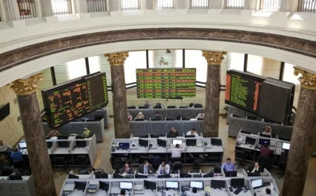 انخفاض مؤشرات البورصة المصرية مع ختام تعاملات اليوم