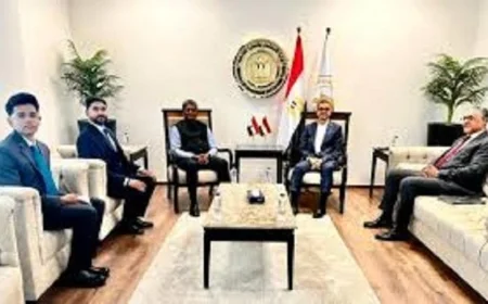 وزير الاستثمار يناقش مع السفير الهندي في القاهرة تعزيز التعاون الاقتصادي بين البلدين