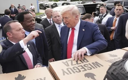 زيارة ترامب لقوات الشرطة والحرس الوطني في واشنطن تثير اهتمام الجمهور العربي