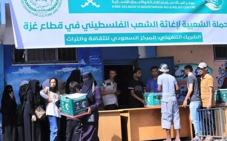 مركز الملك سلمان للإغاثة يوزع المساعدات الغذائية لدعم الأسر الفلسطينية في غزة