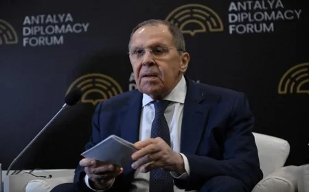 محادثات هاتفية بين وزيري خارجية إيران وروسيا حول تطورات الملف النووي