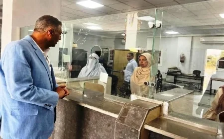 محافظ أسوان يعزز الابتكار بجولة في المركز التكنولوجي للخدمات الحكومية في قرية المحاميد بإدفو