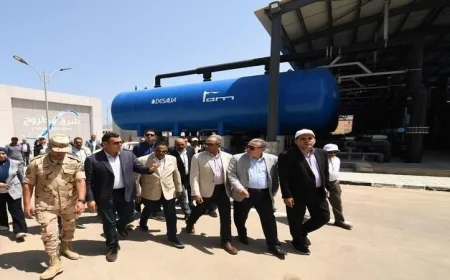 جولة وزير الإسكان ومحافظ مطروح في محطة تحلية مياه البحر الرميلة 4