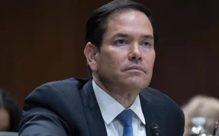 وزير الخارجية الأمريكي يدعو لحل تفاوضي يحمي السيادة الأوكرانية بحزم