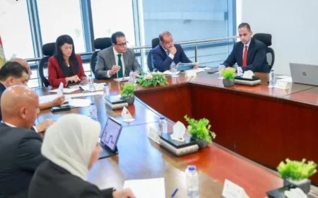 وزير الصحة يناقش خطط شركة أكديما للتوسع في مجال الصناعات الدوائية