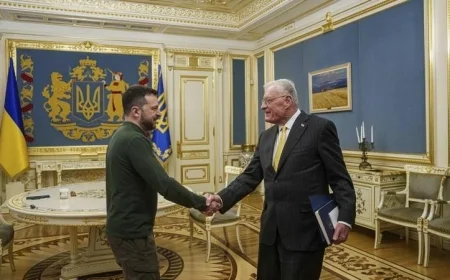 المبعوث الأمريكي ورئيس وزراء كندا يصلان كييف للمشاركة في احتفالات يوم الاستقلال الأوكراني