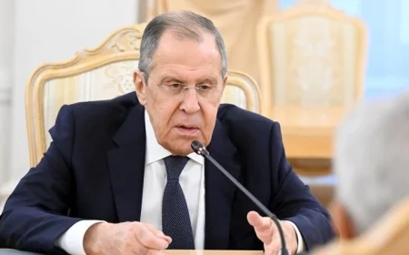 لافروف يؤكد عجز زيلينسكي عن إخفاء قضايا حظر اللغة الروسية والكنيسة في أوكرانيا