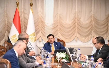 وزير الرياضة صبحي يناقش آليات جديدة لقانون الرياضة مع مديري المديريات