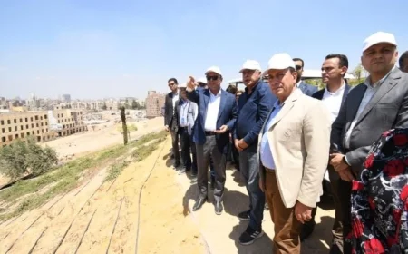 وزير الإسكان يزور مشروع حدائق تلال الفسطاط في القاهرة لاستعراض التقدم في منطقة مصر القديمة