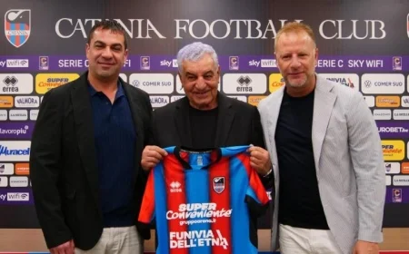 رئيس نادي كاتانيا يرحب بزيارة عالم الآثار المصري زاهي حواس