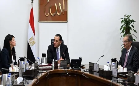 اكتشف خطط رئيس الوزراء الطموحة للتحول الرقمي وزيادة الاستثمارات في الدولة