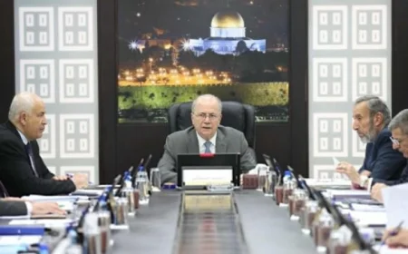 الوزراء الفلسطيني يحذر من مخطط إعادة احتلال غزة وتهجير سكانها مجدداً