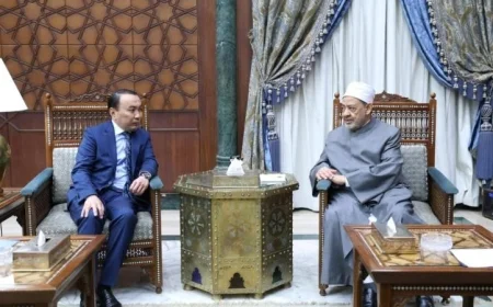 كازاخستان تدعو شيخ الأزهر مجددًا للمشاركة في افتتاح قمة زعماء الأديان
