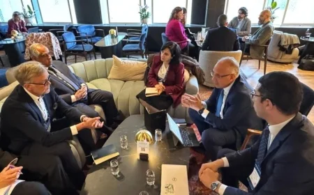 وزير الري يبحث تعزيز التعاون مع المبعوث الفنلندي لشؤون المياه