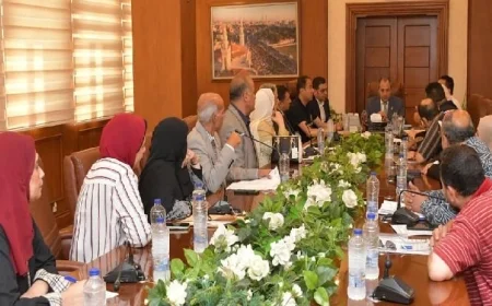 محافظ بورسعيد يستعرض أهم ملفات مديرية التربية والتعليم لتعزيز التطوير بالمحافظة