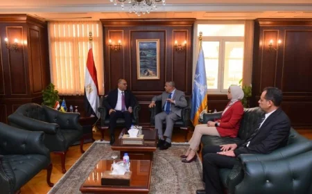 محافظ الإسكندرية ووزير العمل يناقشان تعزيز التعاون في مجالات التدريب والتشغيل