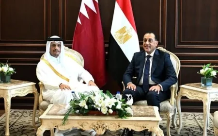 رئيس الوزراء يبحث فرص التعاون المشترك مع نظيره القطري