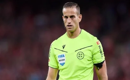 الحكم الإسباني خابير روخاس يدير مباراة الأهلي ضد بيراميدز في الدوري المصري