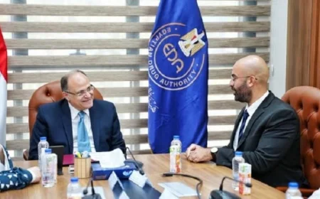 رئيس هيئة الدواء يناقش تعزيز الاستثمار مع وفد شركة عالمية في قطاع الأدوية