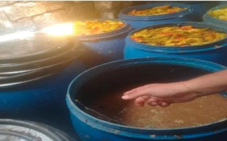 ضبط 6 أطنان من المخللات الفاسدة والعصائر المغشوشة في حملة مكبرة بسوهاج