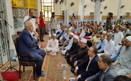 محافظ الوادي الجديد يلتقي جماهيريًا مع أهالي مركز الداخلة للتفاعل والحوار البناء