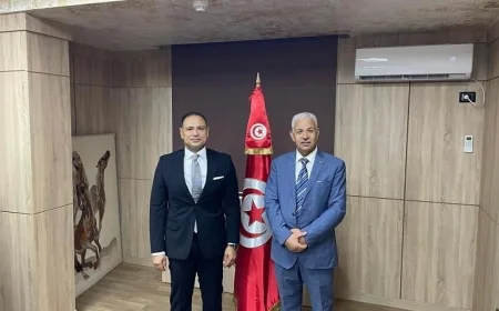 سفير مصر في تونس يجتمع مع وزير التجارة وتنمية الصادرات لتعزيز التعاون الاقتصادي