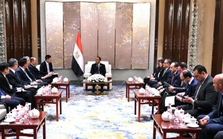 رئيس الوزراء يجتمع مع رئيس CNCEC الصينية لتعزيز التعاون في صناعة البتروكيماويات